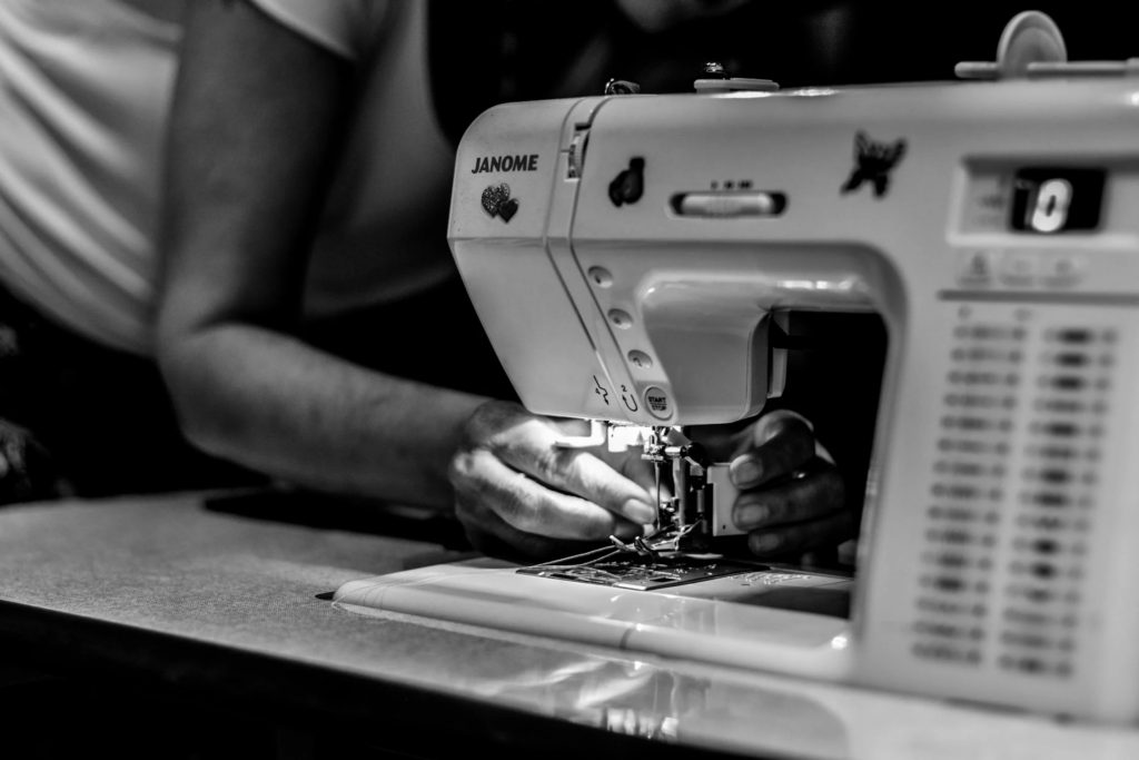 Photo by Leticia Ribeiro : https://www.pexels.com/photo/person-sewing-2249290/
